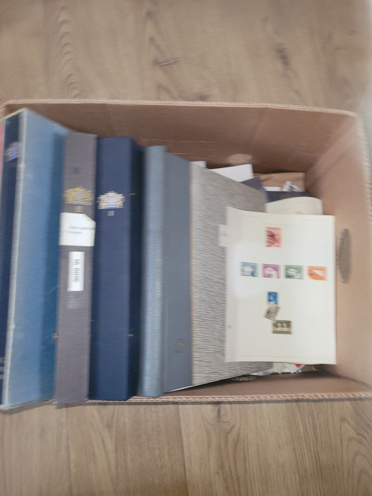Leuke doos postzegels Nederland en overzee, Ophalen of Verzenden, Nederland