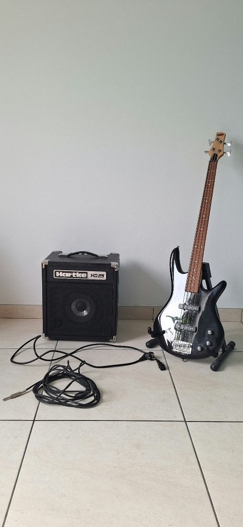 Ibanez Soundgear Gio GSR180 met versterker
