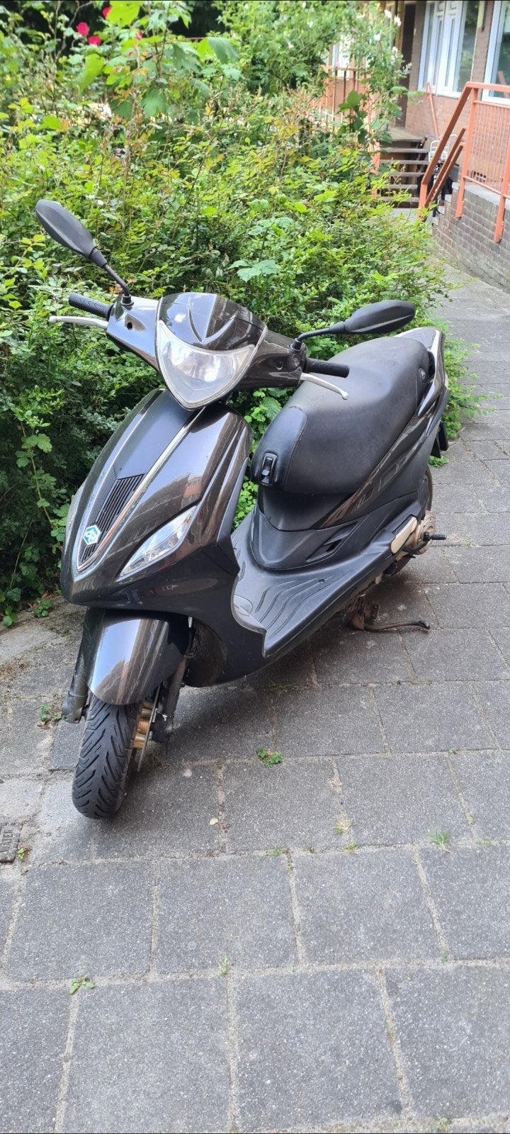 Piaggio New Fly 2013 450 vandaag ophalen staat in de weg, Ophalen of Verzenden, Gebruikt, Piaggio