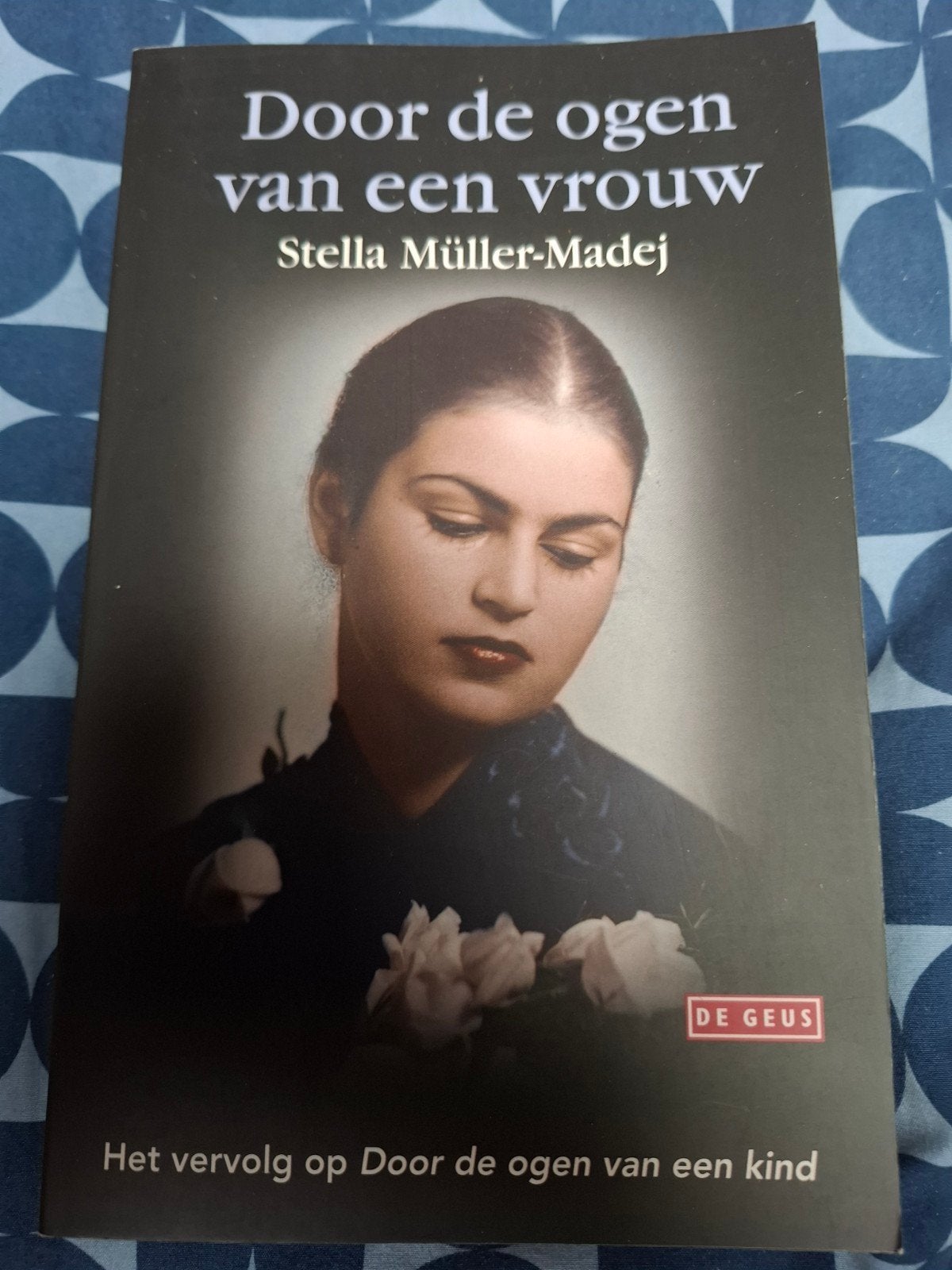 Door de ogen van een vrouw - Stella Müller-Madej, Ophalen of Verzenden, Zo goed als nieuw, Stella Müller-Madej, Nederland