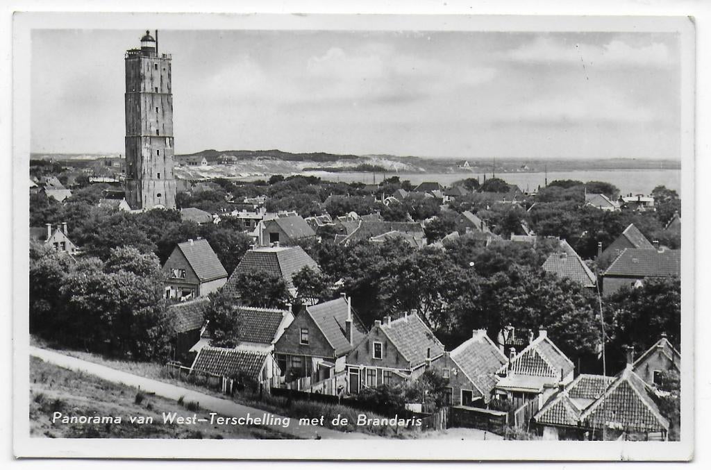 West Terschelling Ansichtkaart uit 1955 (B7471 ), Verzamelen, Ophalen of Verzenden, 1940 tot 1960, Gelopen, Waddeneilanden