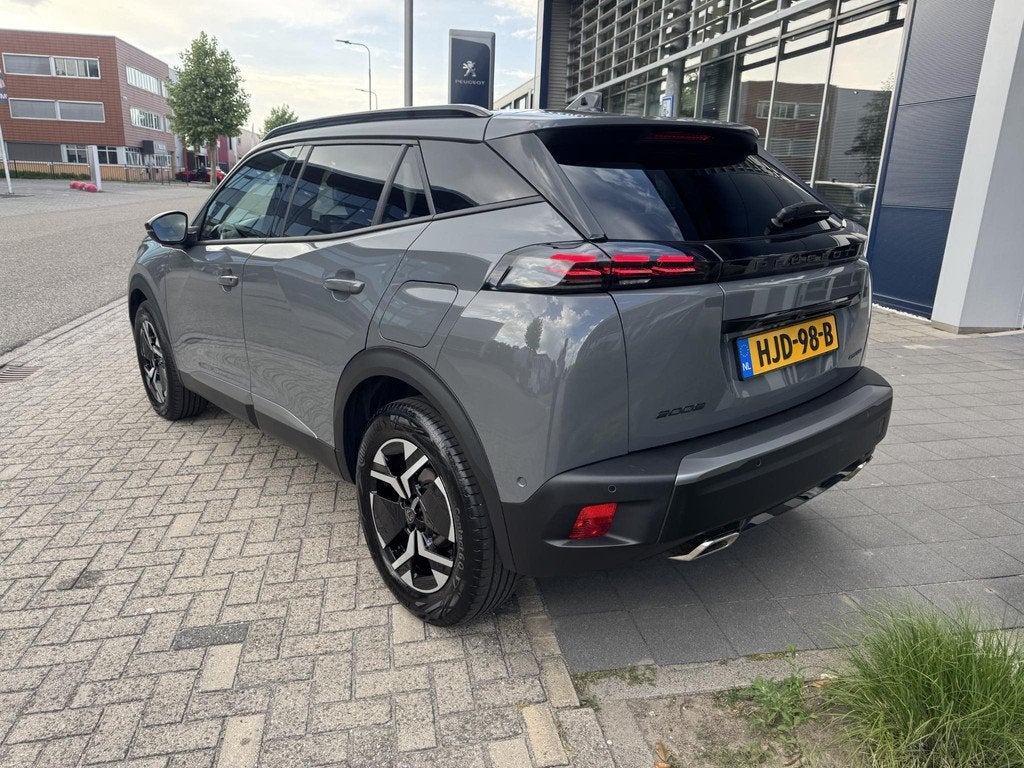 Peugeot 2008 1.2 Hybrid 145 Allure, Gebruikt, Euro 6, 1199 cc, Leder en Stof