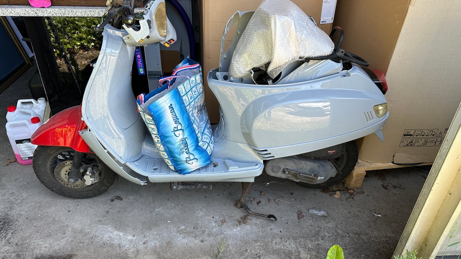 AGM scooter nieuwe nardo grey kappen set..nog af te bouwen., Ophalen