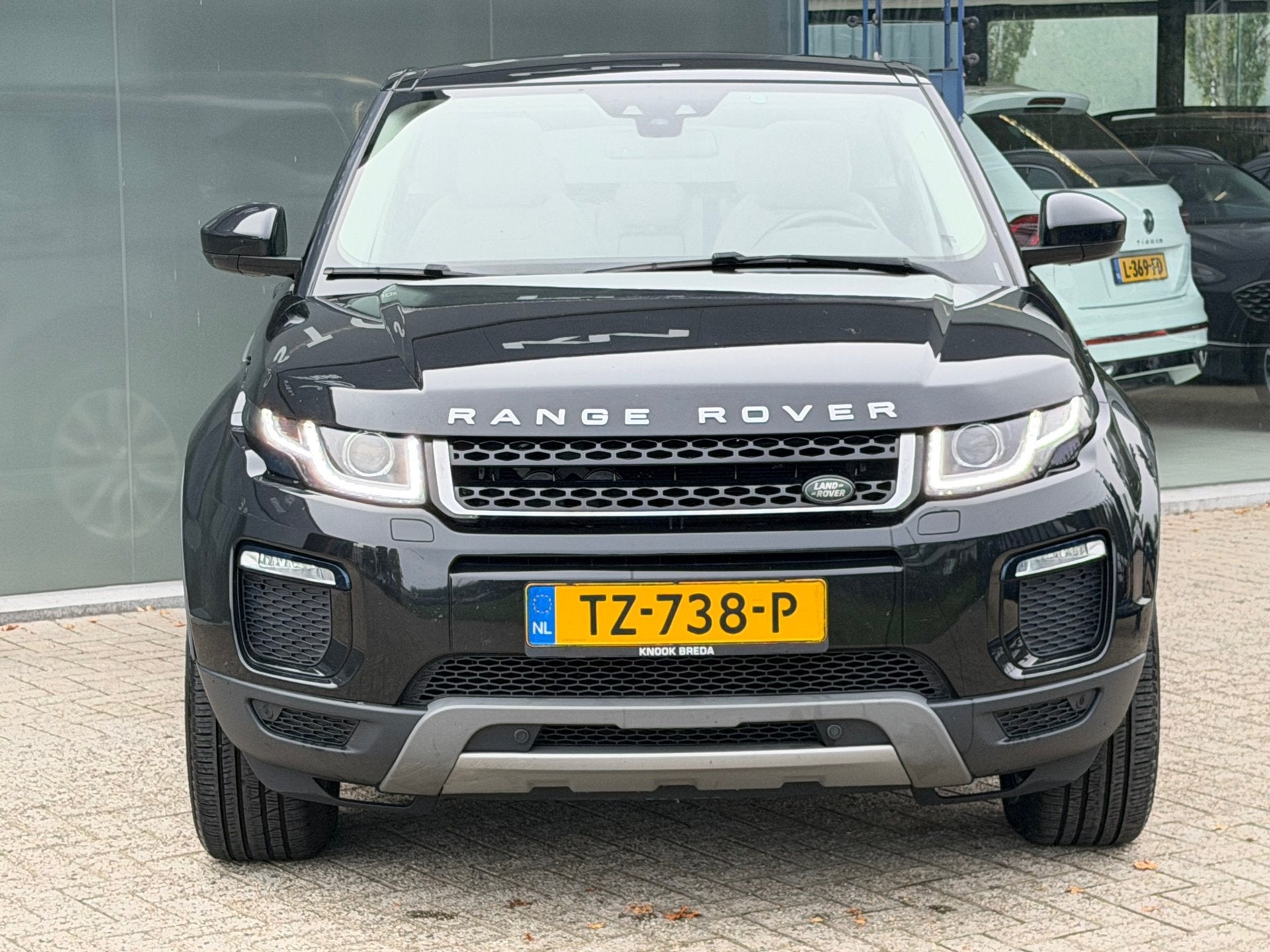 Land Rover Range Rover Evoque 2.0 Si4 Urban Series SE Leer /, Auto's, Automaat, Dealer onderhouden, 4 cilinders, Zwart
