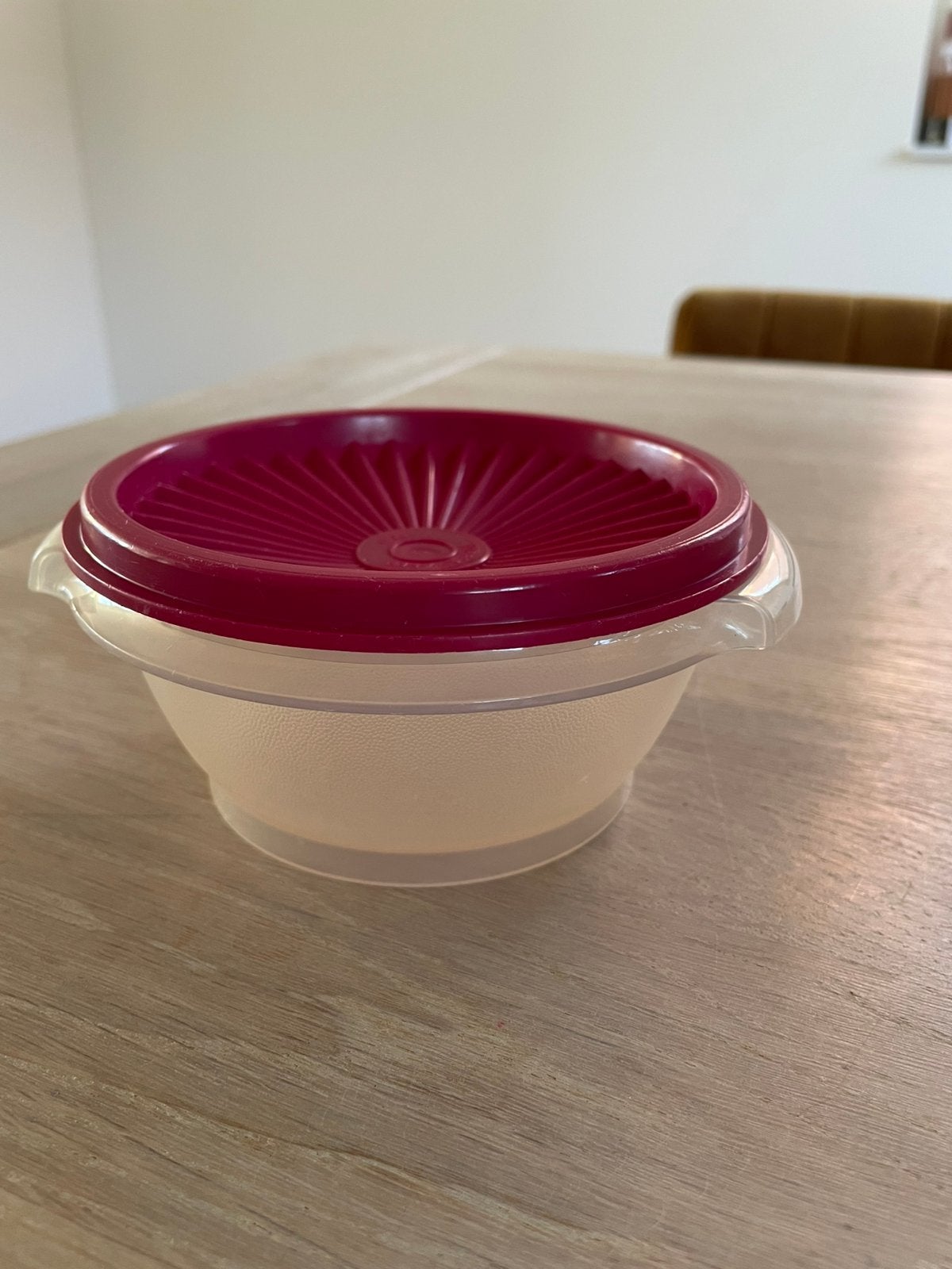 Tupperware bakje hoogte 7 cm met roze sterdeksel, Huis en Inrichting, Luchtdicht, Overige kleuren, Ophalen of Verzenden, Zo goed als nieuw