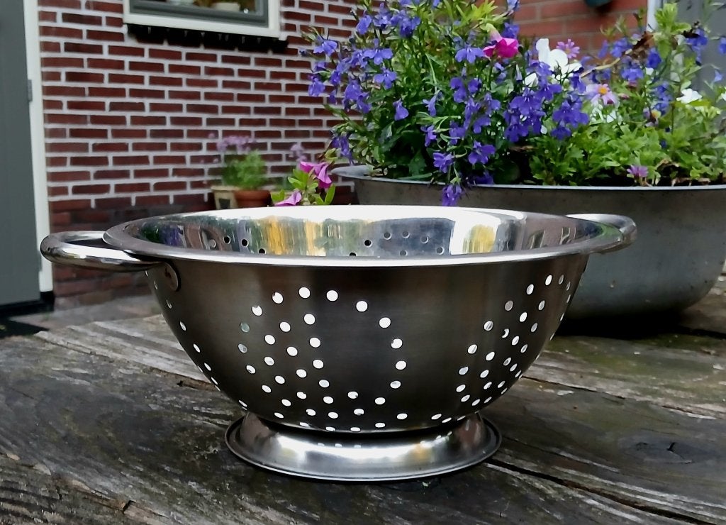 Vergiet - keukenzeef - roestvrij staal - diameter 24 cm, Zilver, Ophalen of Verzenden, Metaal, Overige typen