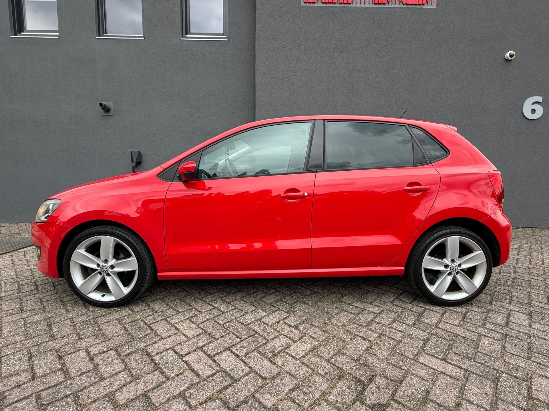 Volkswagen Polo 1.4-16V Trendline, Voorwielaandrijving, 86 pk, 4 cilinders, Stoelverwarming