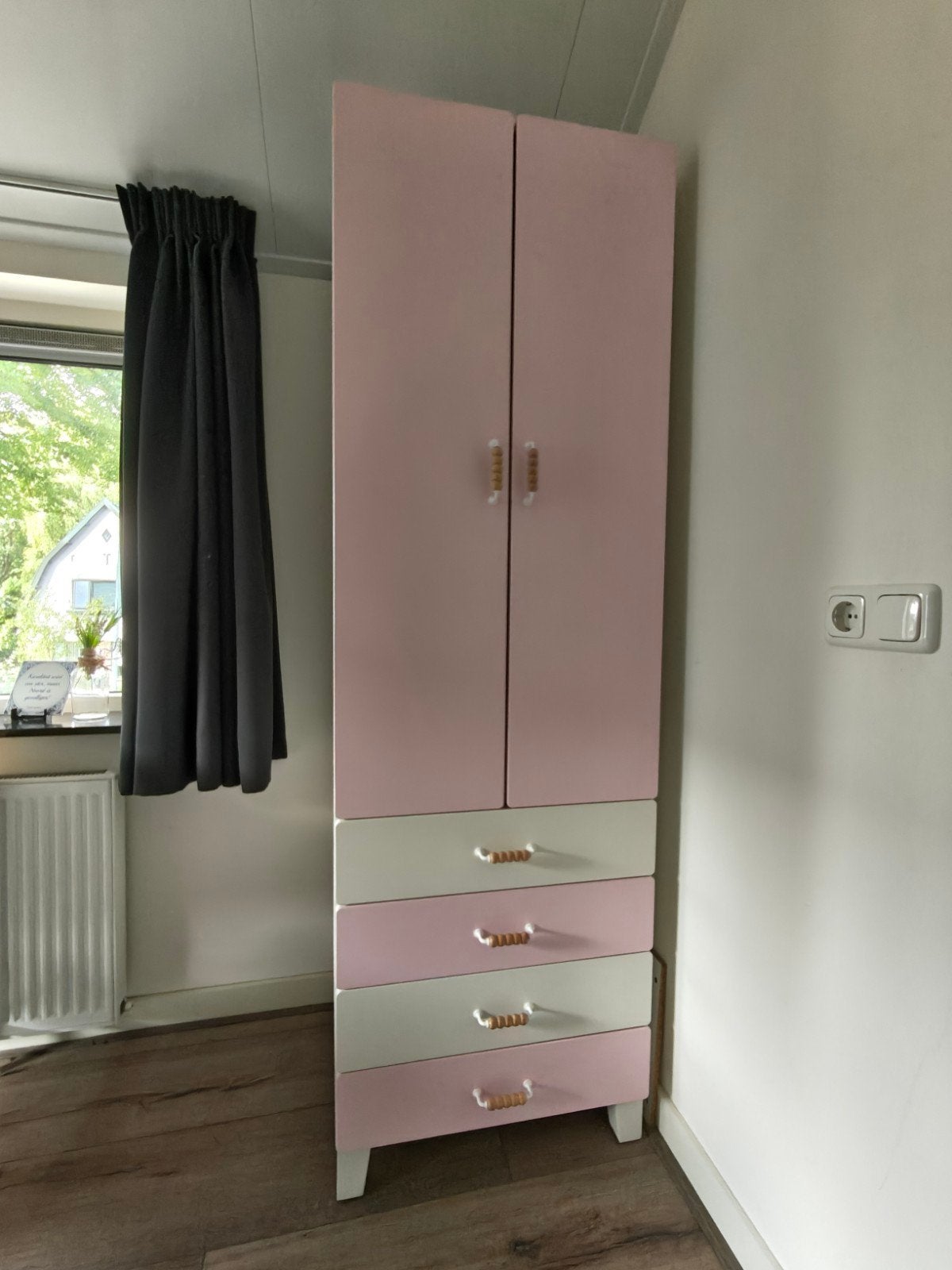 Roze/Wit Kinder Kledingkast - Z.g.a.n., Kinderen en Baby's, Kinderkamer | Commodes en Kasten, Ophalen, 50 tot 70 cm, 105 cm of meer