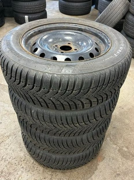 Winterbanden 185/65/R15 Renault Clio (2012-2019), Ophalen, Gebruikt, 15 inch, Banden en Velgen