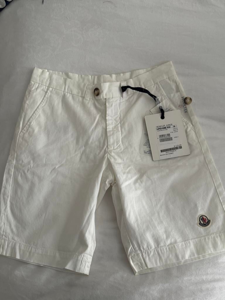 Nieuwe originele Moncler korte broek - maat 11 jaar, Ophalen of Verzenden, Nieuw, Jongen, Broek