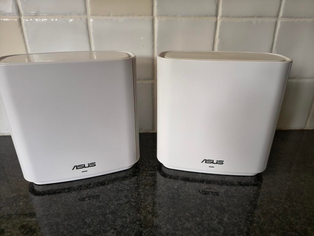 Asus ZenWifi CT8 routers (2 stuks), Ophalen of Verzenden, Gebruikt, Router, ASUS