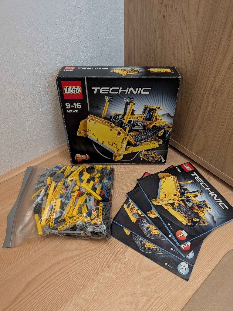Lego Technic 2-in-1 Bulldozer | 42028, Kinderen en Baby's, Speelgoed | Duplo en Lego, Gebruikt, Verzenden, Lego, Compleet