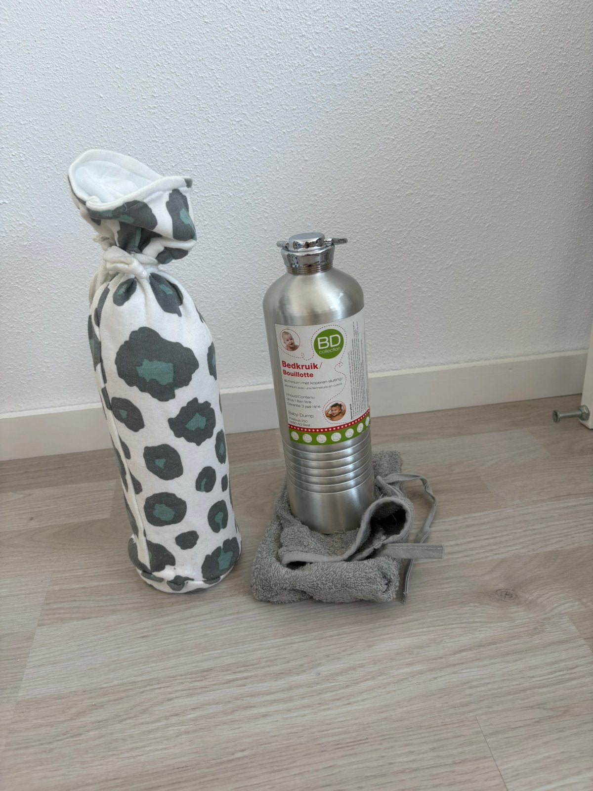 2 bed kruiken ledikantje, Kinderen en Baby's, Babywiegjes en Ledikanten, Ophalen, Zo goed als nieuw, Ledikant