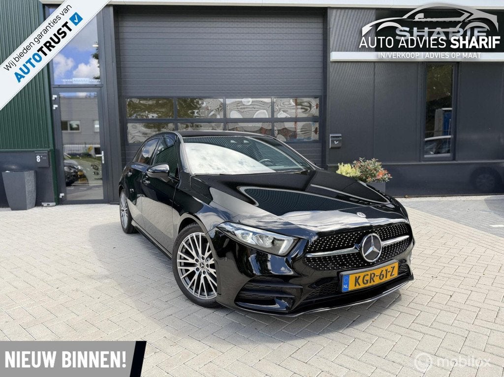 Mercedes A-klasse 200 AMG Wildscreen|Burmester|Camera|Navi, Auto's, Mercedes-Benz, Automatische klimaatregeling, Gebruikt, 4 cilinders