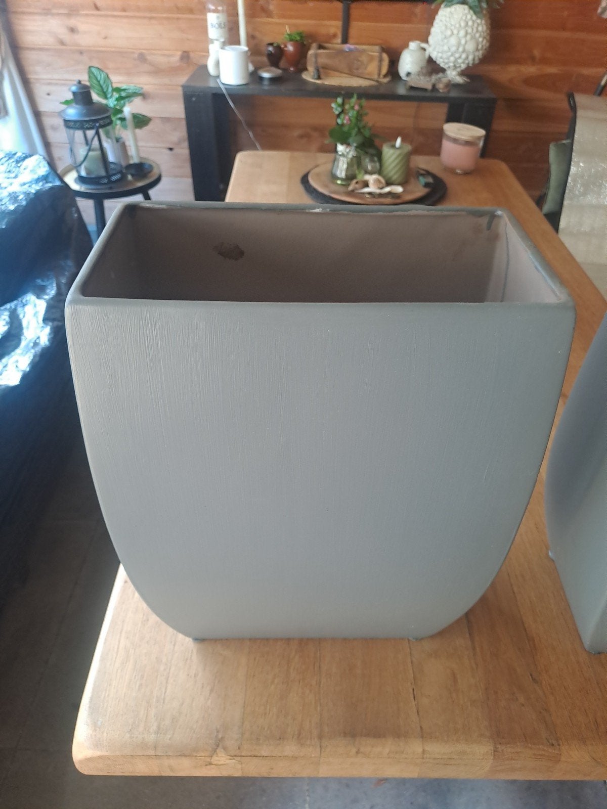 Stijlvolle Grijze Bloempotten - Set van 2, Tuin en Terras, 25 tot 40 cm, Gebruikt, Ophalen of Verzenden, Binnen