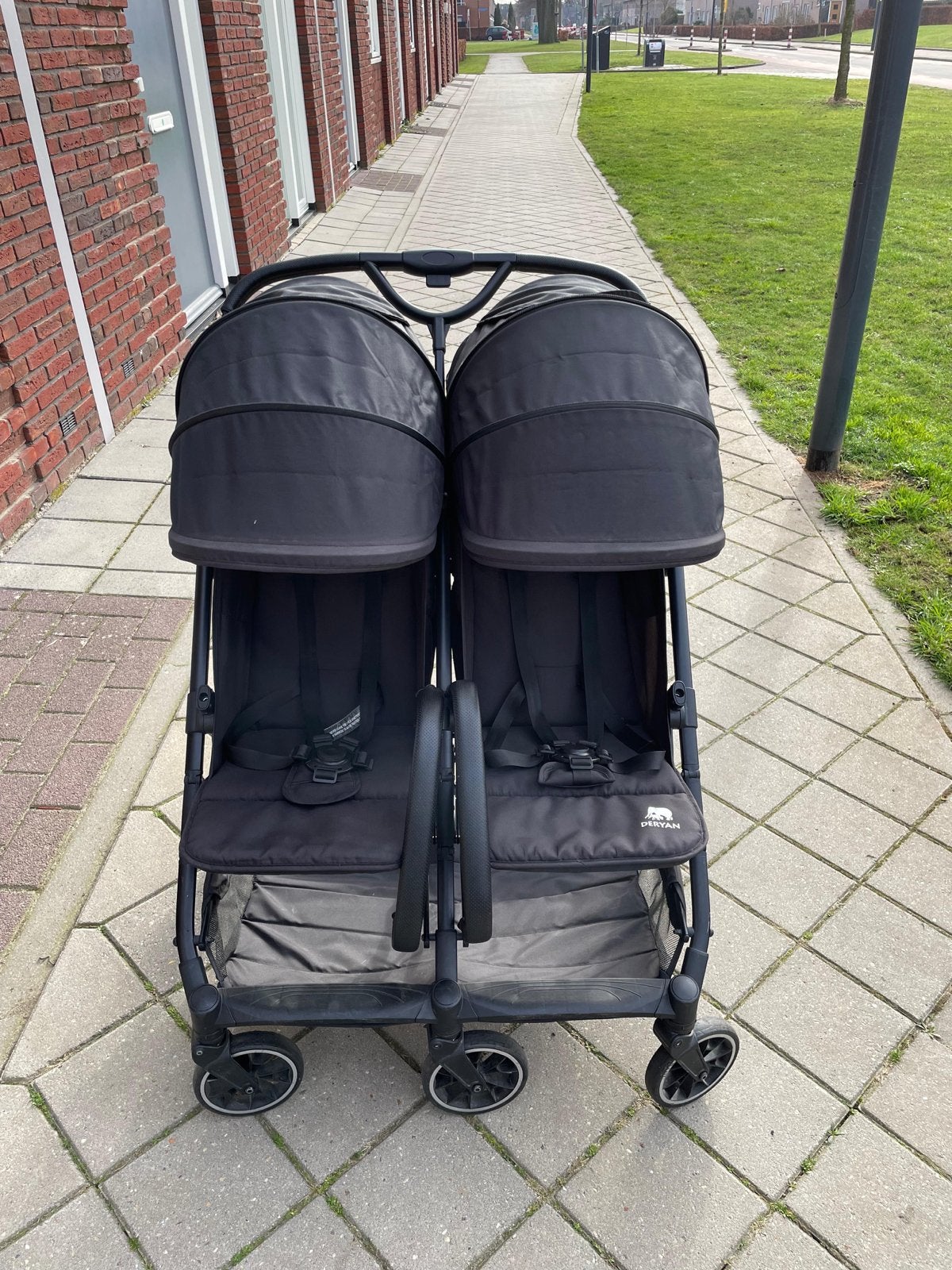 Deryan Duowagen/Tweelingbuggy - Zwart, Kinderen en Baby's, Buggy's, Ophalen, Gebruikt, Overige merken, Duomodel