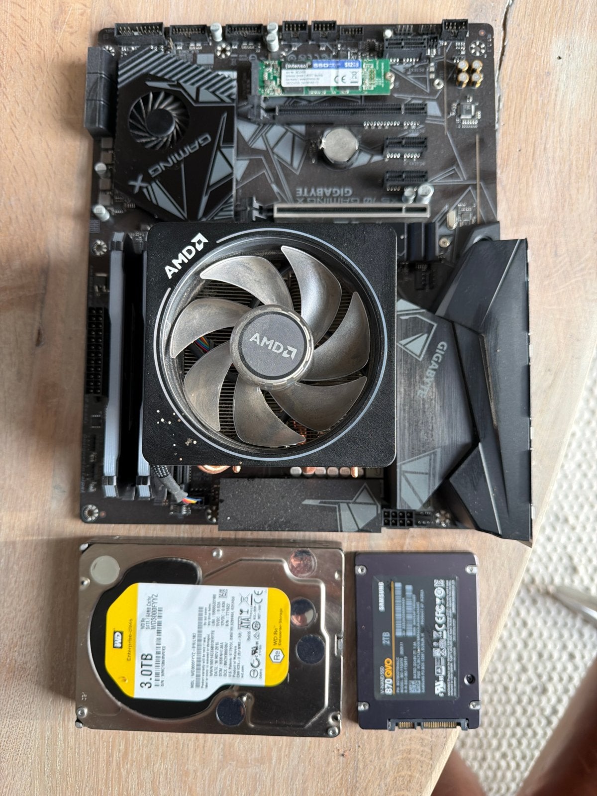 AMD Ryzen 7 3800X+gigabyte X570 +16GB RAM+ 3 SSD’s + 3TB HDD, Ophalen of Verzenden, Gebruikt, DDR4