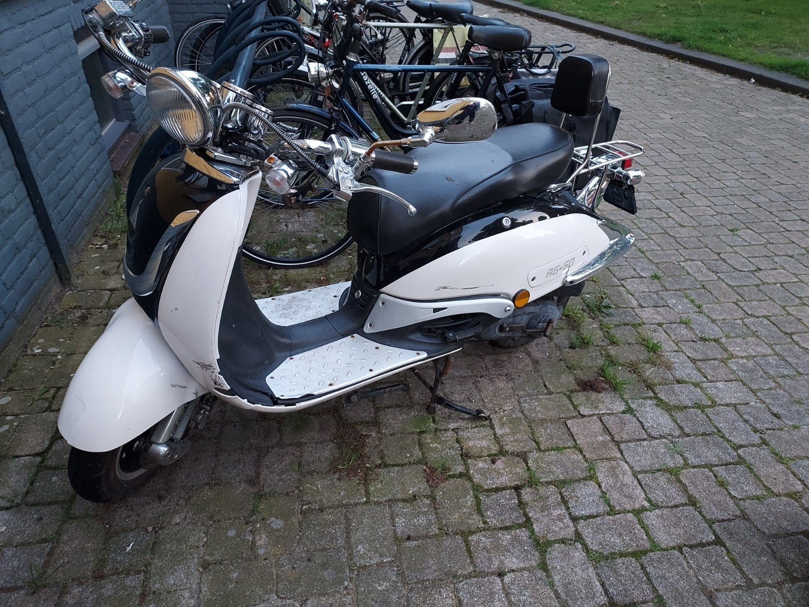 Scooter Turbho voor onderdelen zwart -wit, Ophalen, Gebruikt, Benzine, Overige merken