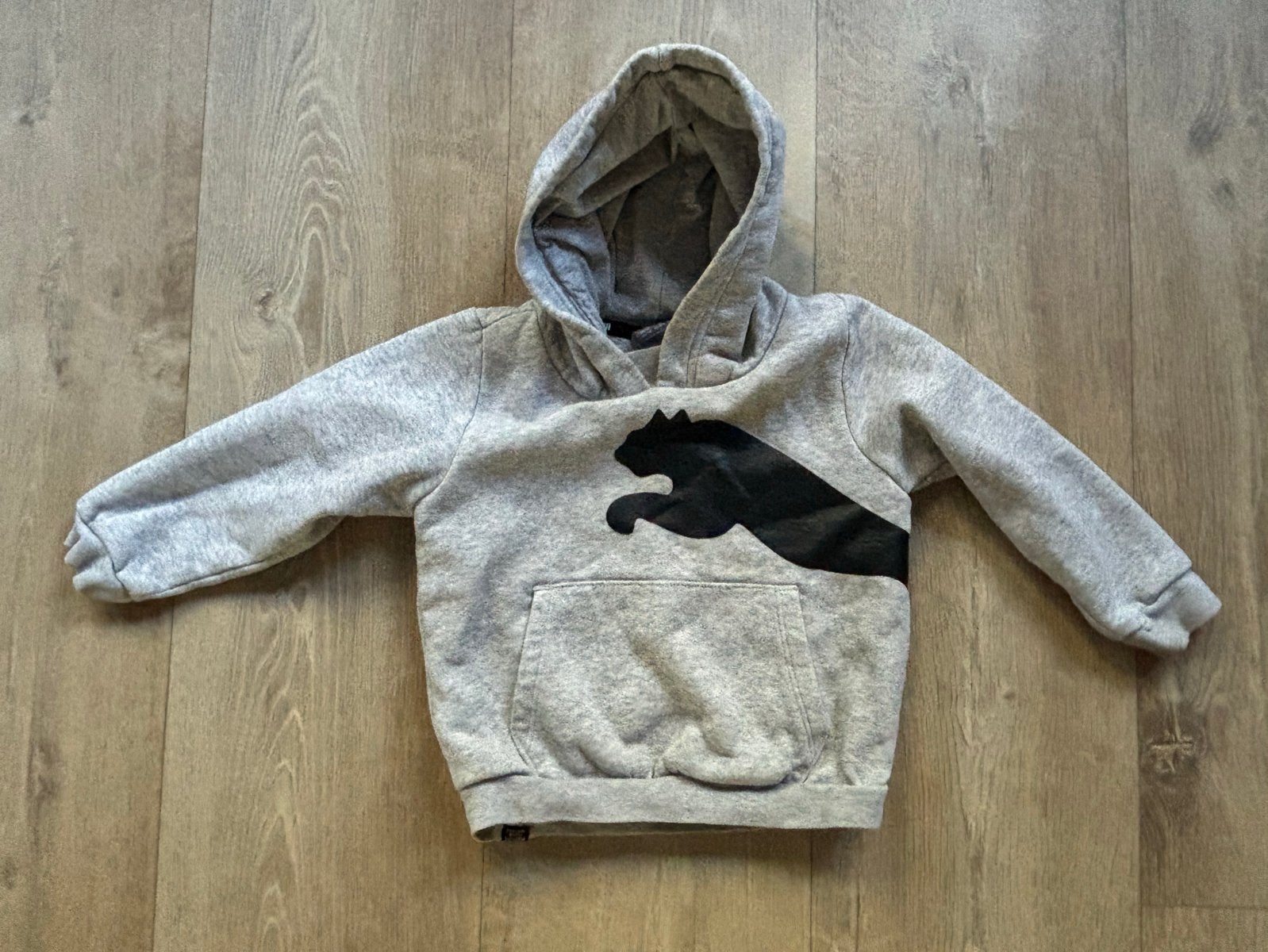 Puma hoodie grijs met zwart logo - maat 86 (12-18 maanden), Kinderen en Baby's, Babykleding | Maat 86, Ophalen of Verzenden, Gebruikt