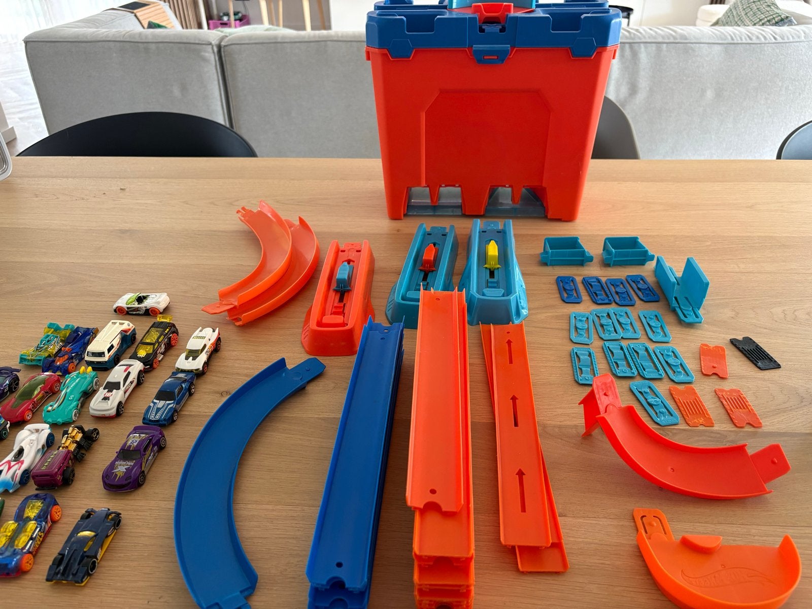 Grote Hot Wheels Baan Set met 21 Auto's en Opbergbox, Ophalen, Gebruikt