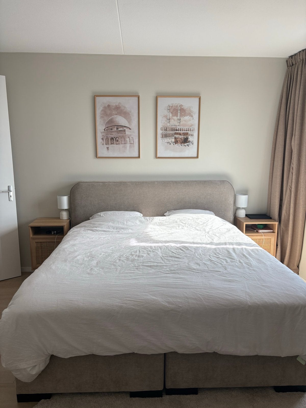 Zo goed als nieuwe beige boxspring, Ophalen, Zo goed als nieuw, Beige