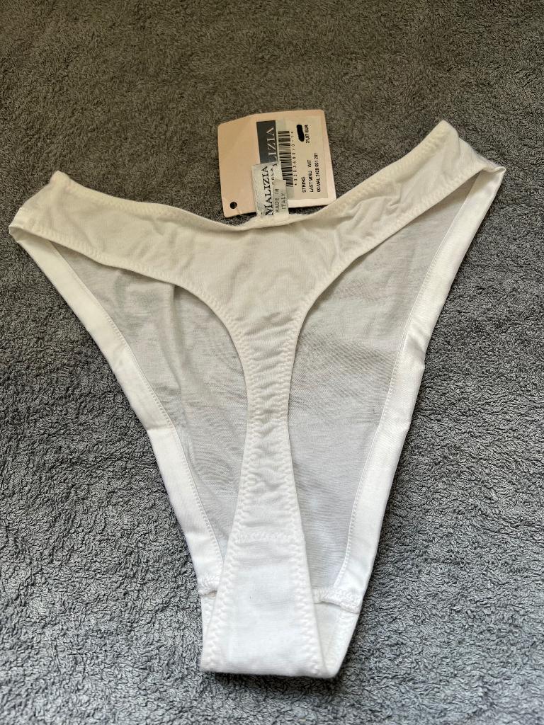 Malizia by La Perla string maat 36 kleur wit, Kleding | Dames, Ondergoed en Lingerie, Malizia by La Perla, Verzenden, Wit, String