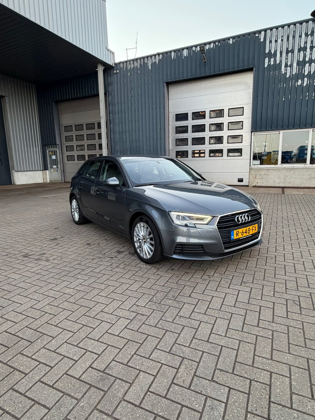 Audi A3 1.6 TDI 116pk 2018 Grijs, Auto's, Voorwielaandrijving, 4 cilinders, 115 pk, Particulier