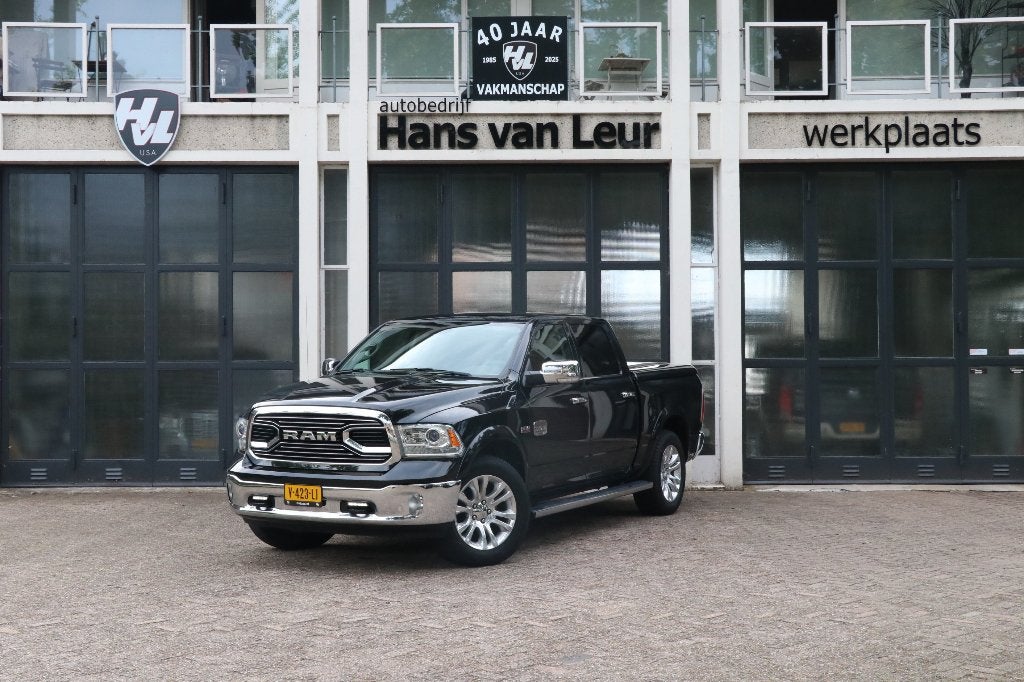 Dodge RAM 1500 5.7 Laramie Long Horn lage bijtelling!! 1 Eig, Auto's, Automaat, 5654 cc, Met garantie (alle), Zwart