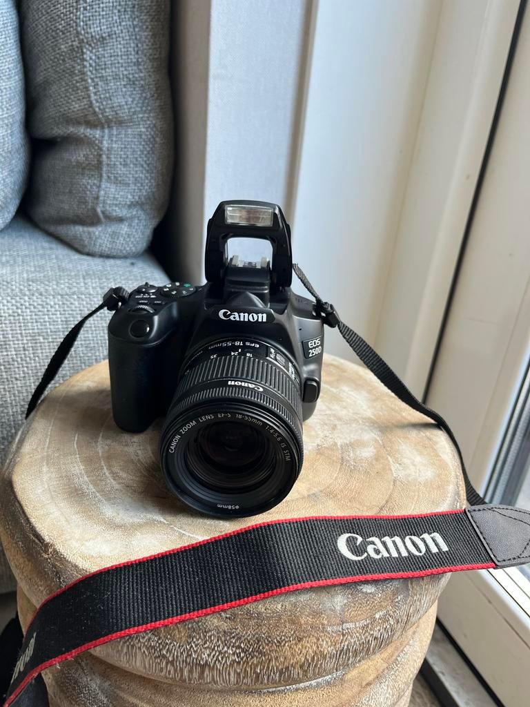 Canon EOS 250D Spiegelreflexcamera met 18-55mm lens, Spiegelreflex, Canon, Ophalen of Verzenden, Zo goed als nieuw
