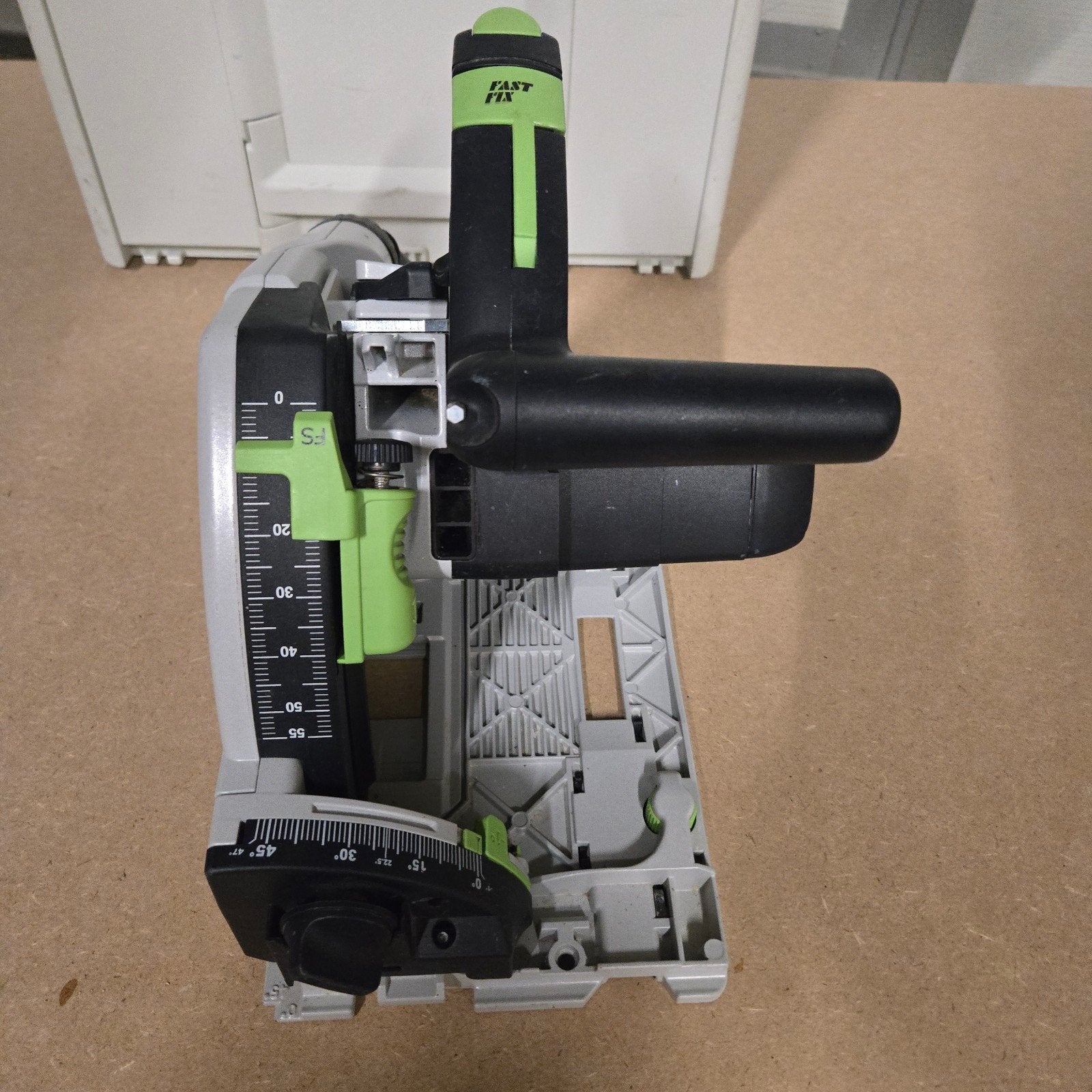 Foto 3 van Festool invalzaag TS 55 REBQ met 2x 1400mm geleiderails
