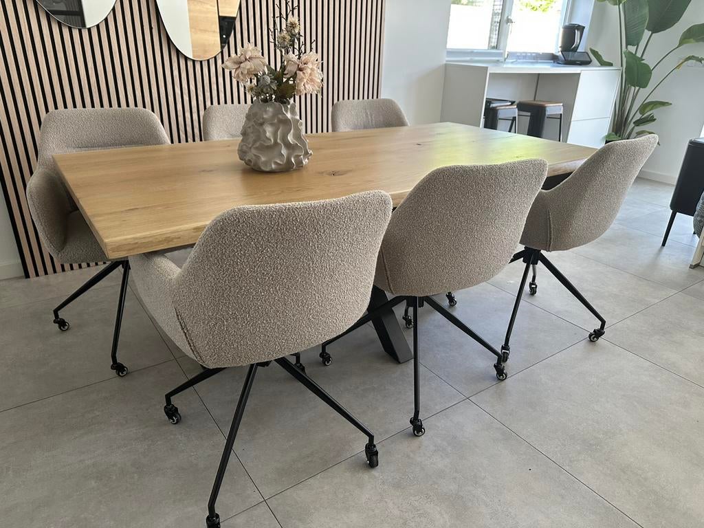 Eetkamerstoelen boucle met wieltjes, Huis en Inrichting, Tafels | Eettafels, Ophalen, 200 cm of meer, 50 tot 100 cm, Zo goed als nieuw