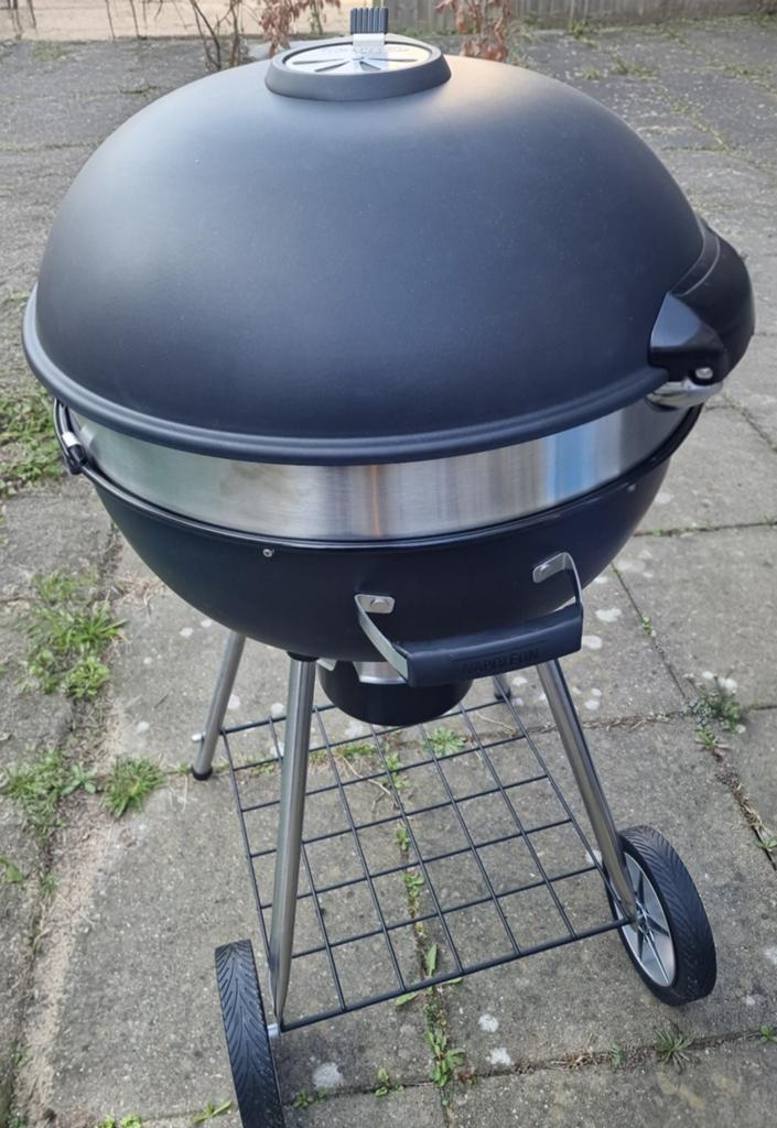 Ongebruikte Napoleon houtskool barbecue Kettle Pro-Leg, Ophalen of Verzenden, Nieuw, Napoleon