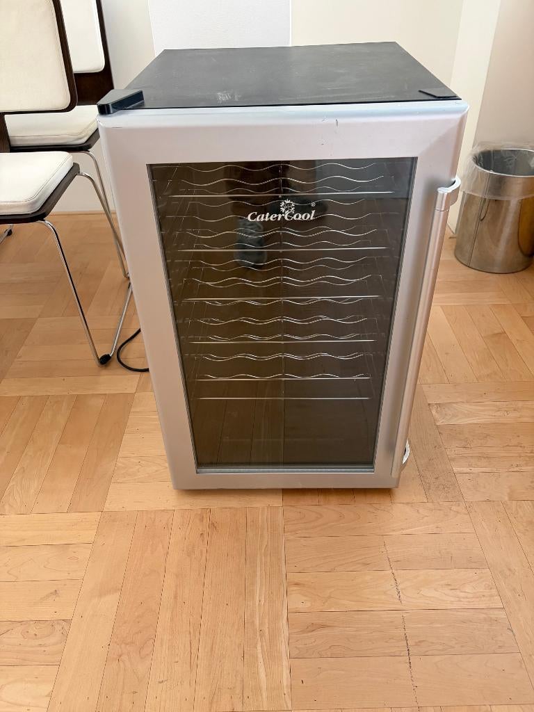 Wijnklimaatkast / wijn koeler / wijnkoelkast, Witgoed en Apparatuur, Koelkasten en IJskasten, Ophalen, Minder dan 85 cm, Minder dan 75 liter