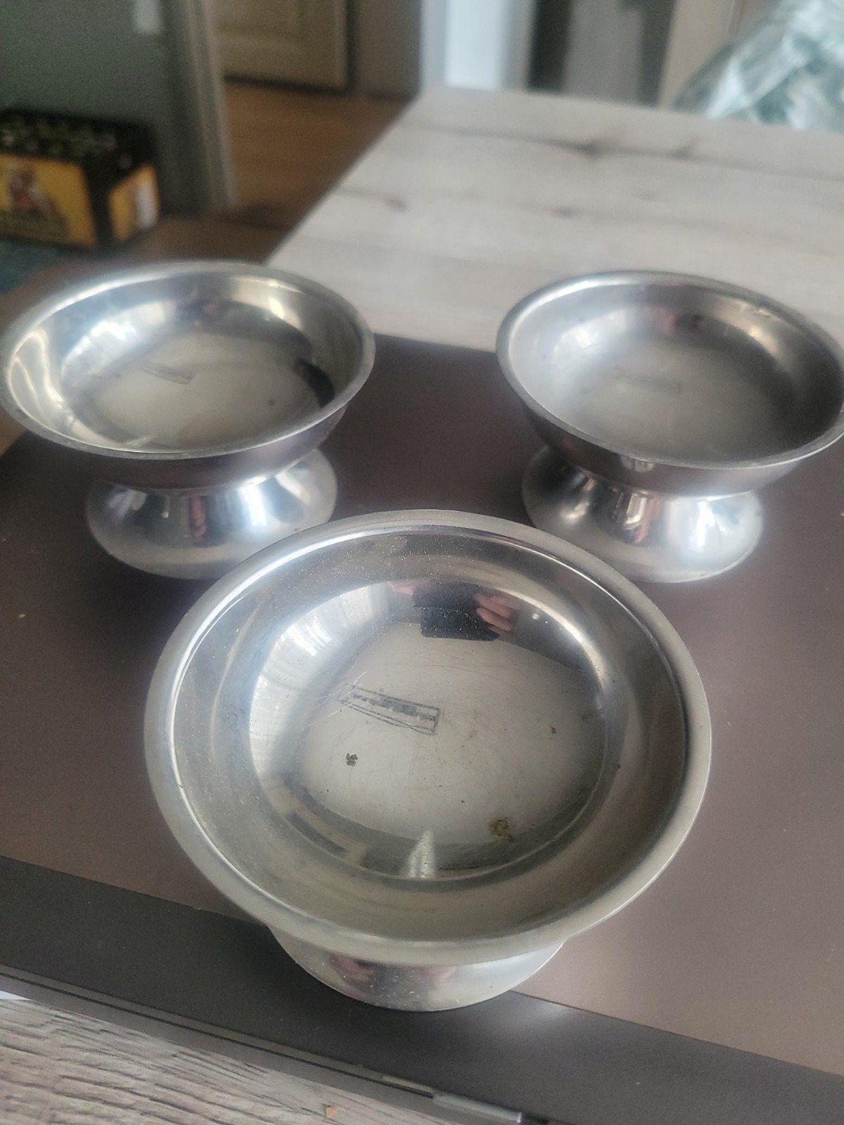 Set van 3 RVS schaaltjes op voet, Ophalen