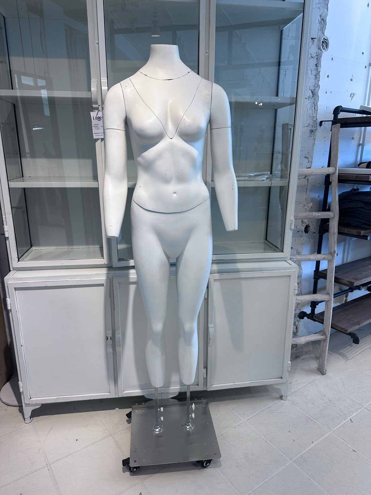 Gost mannequin voor product foto’s / Witte paspop op wielen, Ophalen, Met wielen, Gebruikt