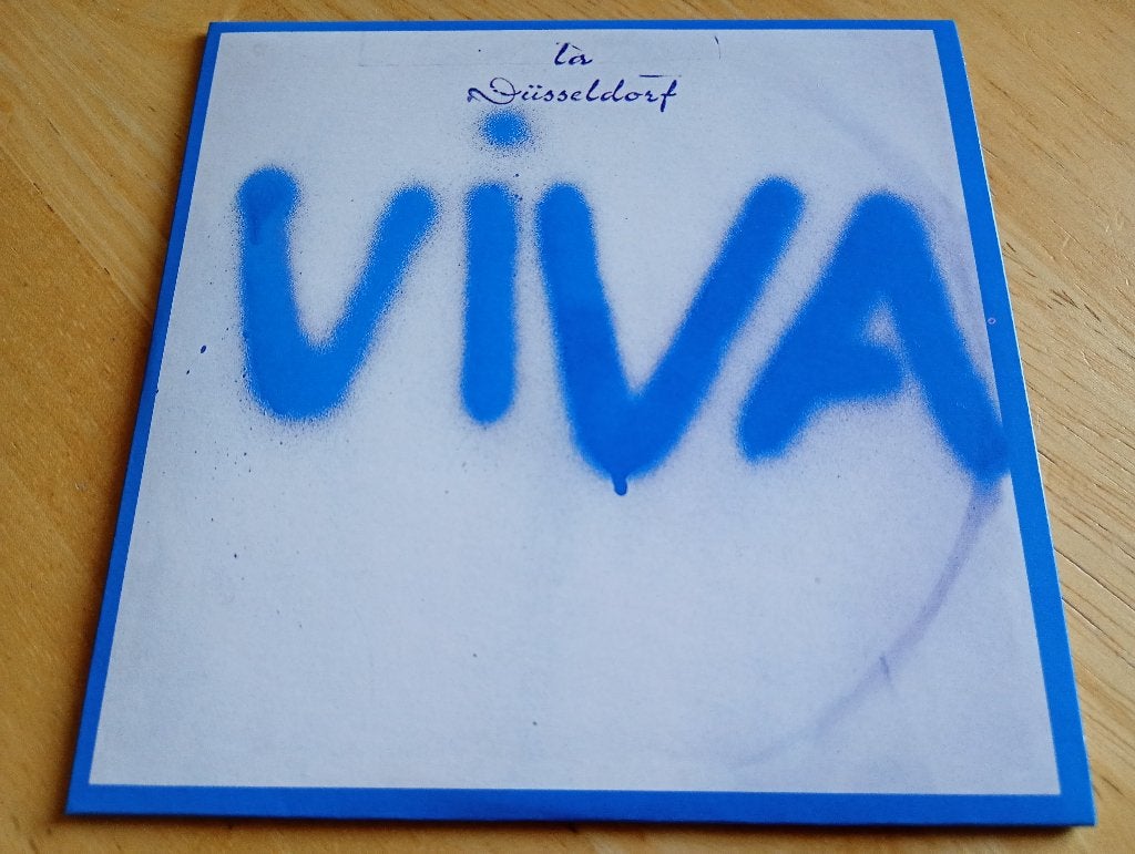 CD La Düsseldorf - Viva (2015), Verzenden, Zo goed als nieuw, Electronic Rock