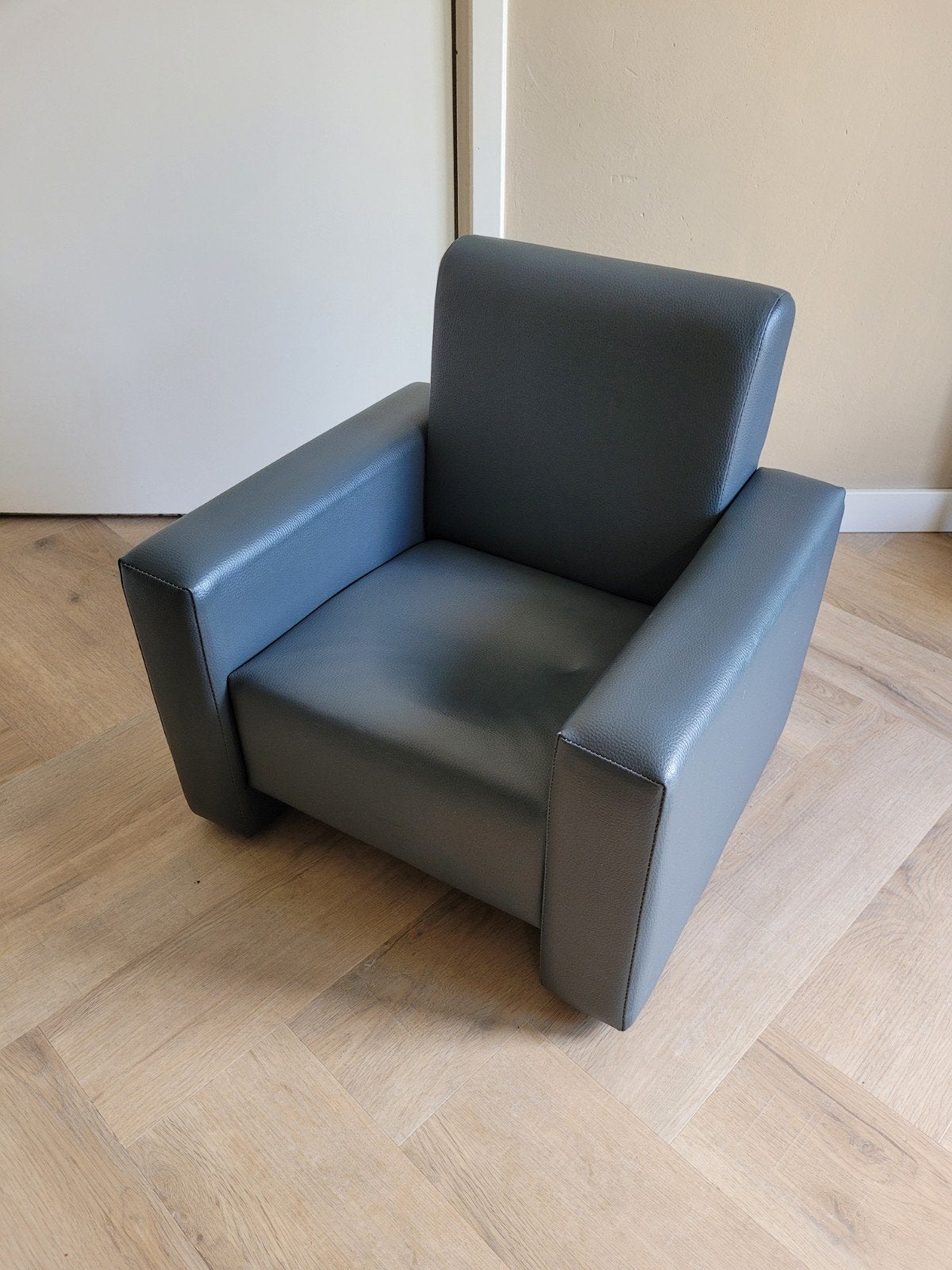 kinderfauteuil/ kinderstoel leer, Ophalen, Gebruikt, 50 tot 75 cm, Leer
