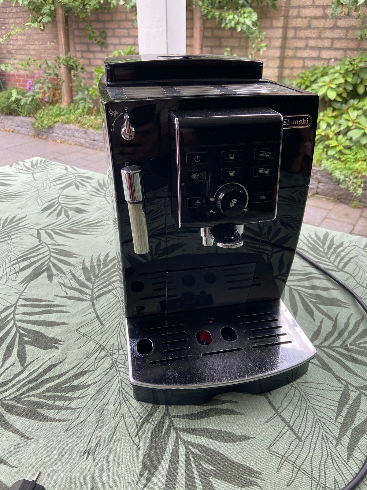 De'Longhi Magnifica Volautomatische koffiebonen machine, Ophalen, Gebruikt, Espresso apparaat, 2 tot 4 kopjes