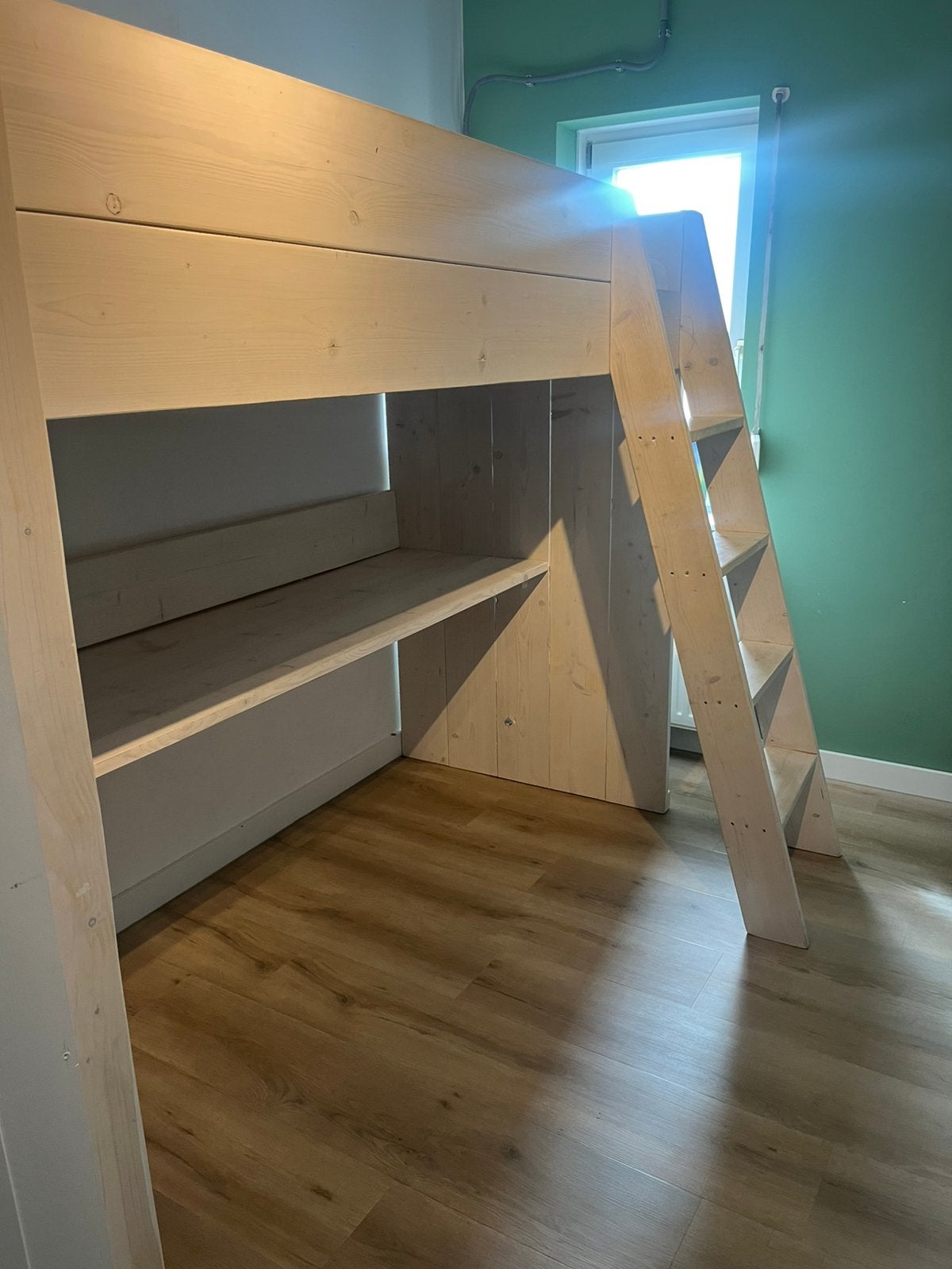 Hoogslaper met bureau, kruk en evt.Kast in mooie staat, Kinderen en Baby's, Ophalen, Zo goed als nieuw, Hoogslaper