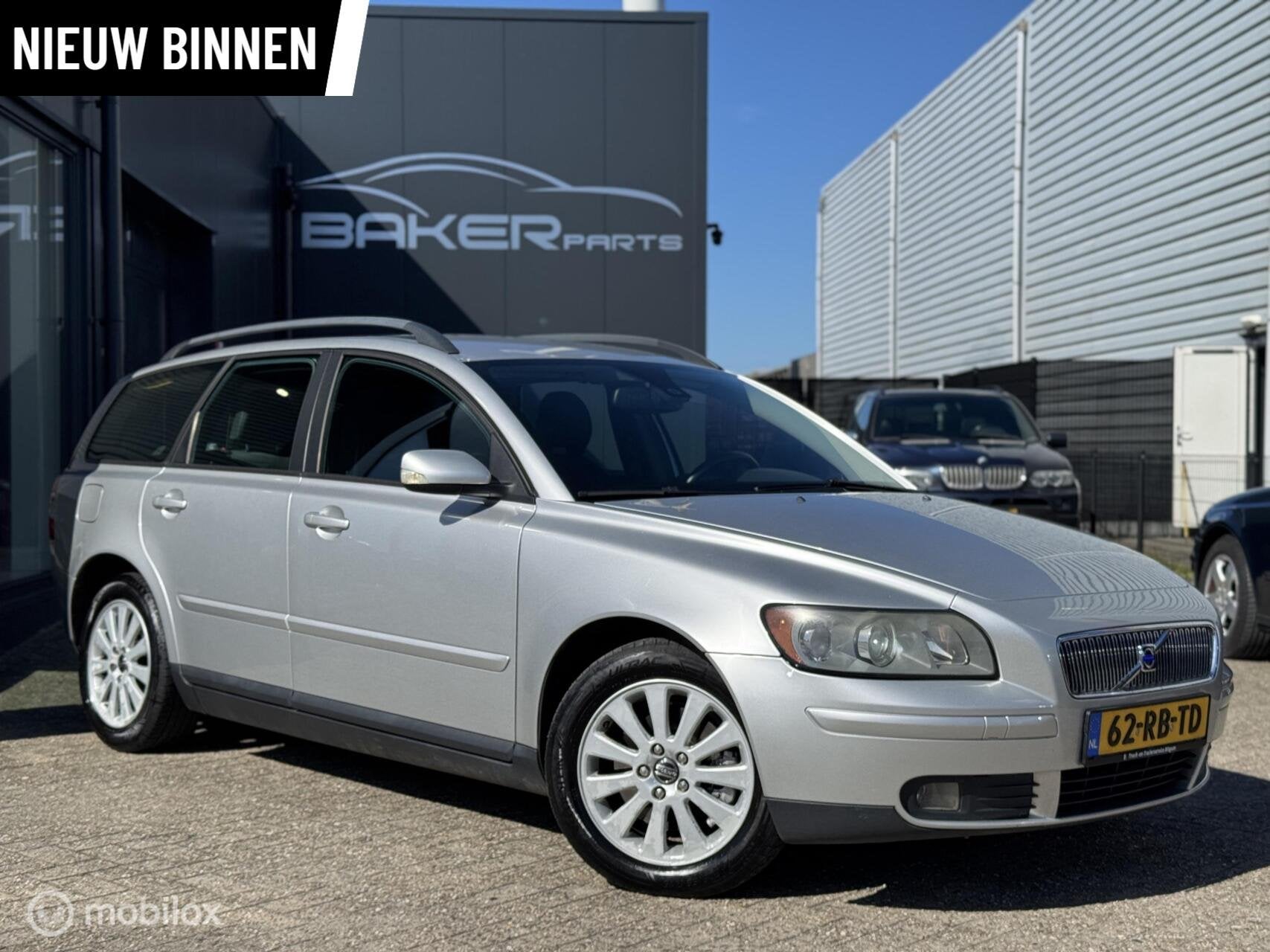 Volvo V50 2.4 Momentum ~ Airco ~ Elektra pakket ~ BTW ~, Gebruikt, 700 kg, Origineel Nederlands, Zilver of Grijs