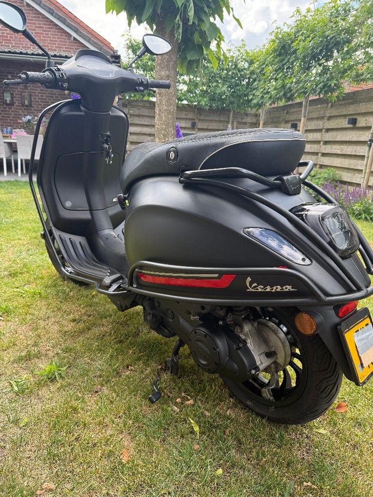 Vespa Sprint S (Juli 2024) Mat Zwart –80cc Malossi –4500 km, Fietsen en Brommers, Scooters | Vespa, Ophalen, Maximaal 45 km/u