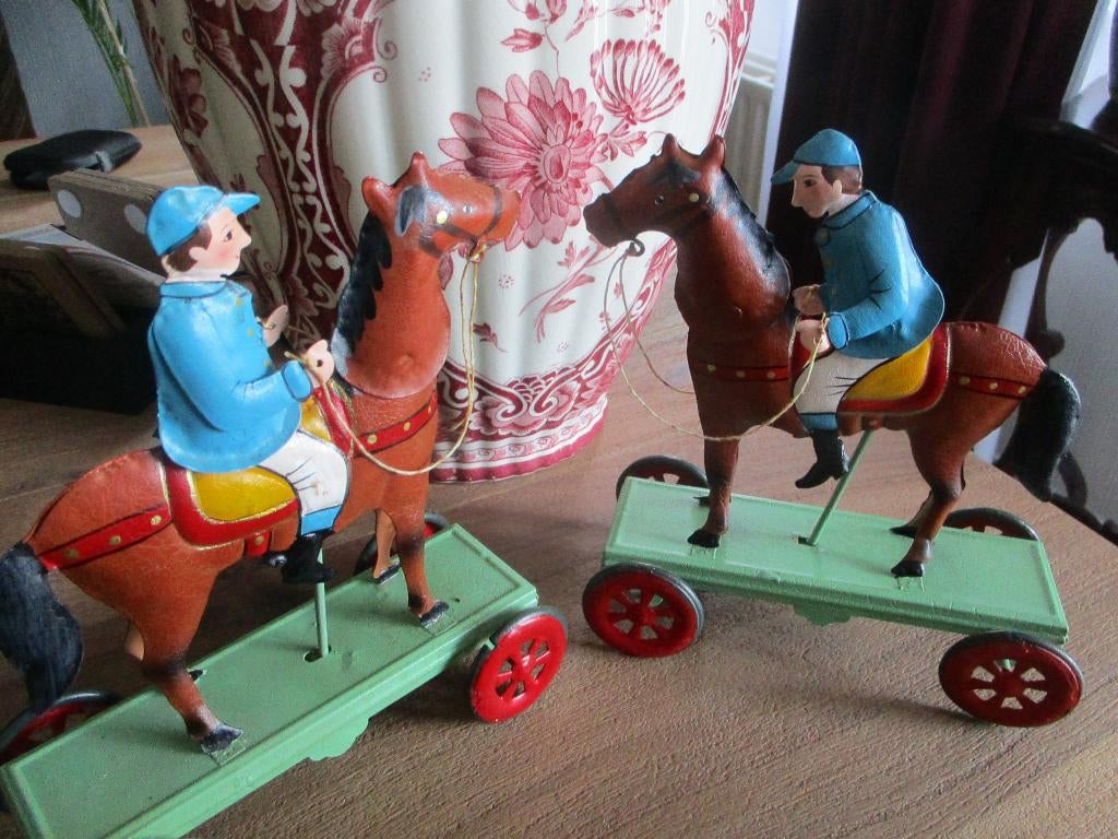 Twee paarden speelgoed het is Antiek look ., Ophalen of Verzenden