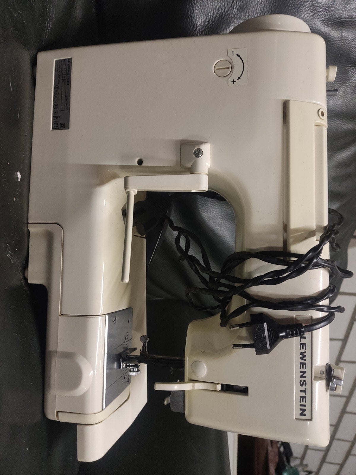 T.e.a.b: Lewenstein naaimachine, Ophalen, Gebruikt