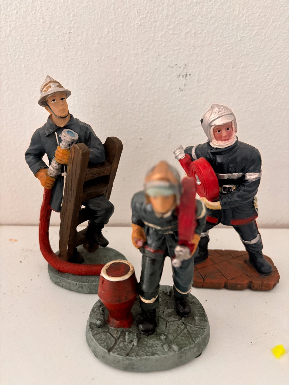 Brandweer beeldjes, Ophalen of Verzenden, Zo goed als nieuw, 1:50 of kleiner, Figuur of Figuren