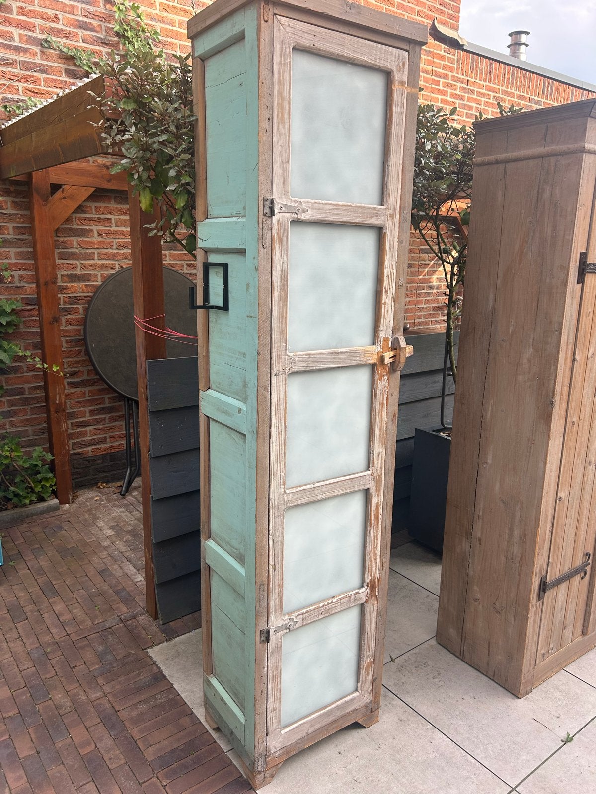 Steigerhouten kast met glazen deuren, Ophalen, 25 tot 50 cm