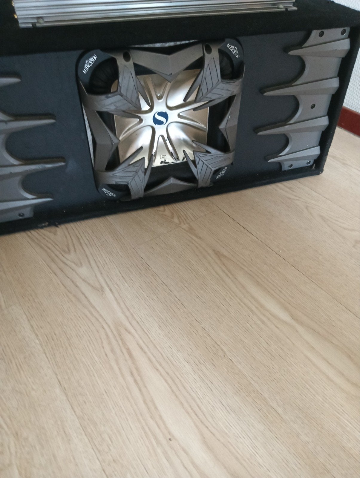 Kicker Solo-Baric L7 subwoofer met Audison RA50 versterker, Ophalen