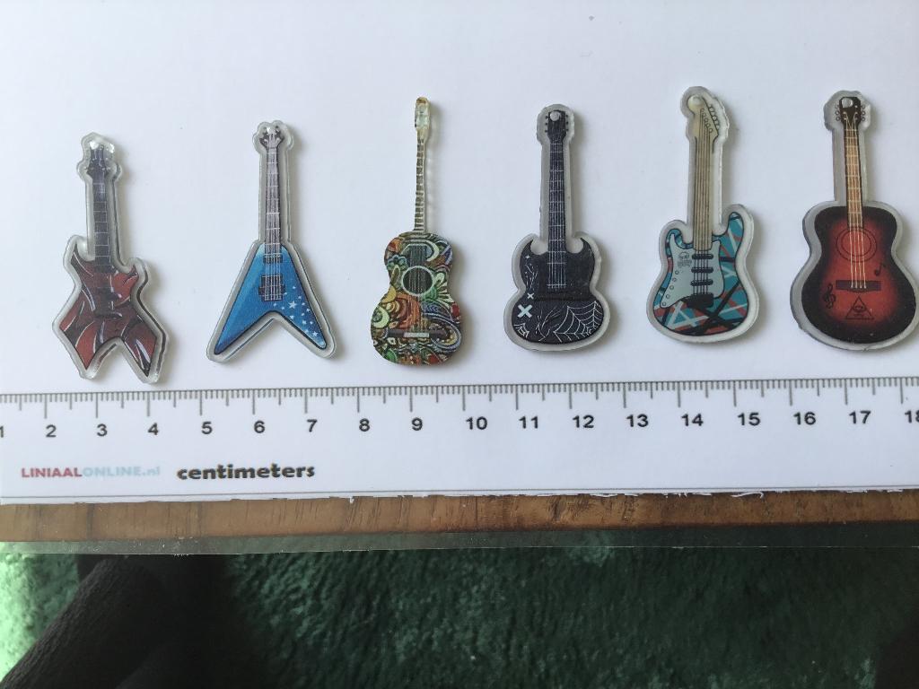 Poppenhuis miniaturen gitaar 88, Ophalen of Verzenden, Nieuw, Poppenhuis