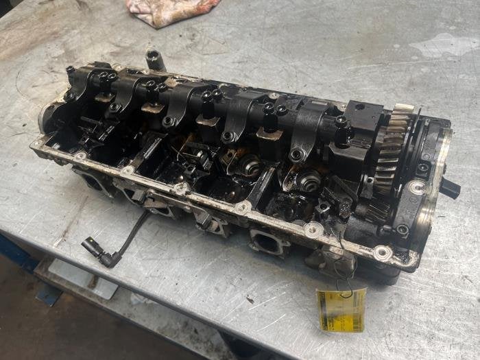 Cilinderkop van een Volkswagen Transporter, Gebruikt, -, Volkswagen, -