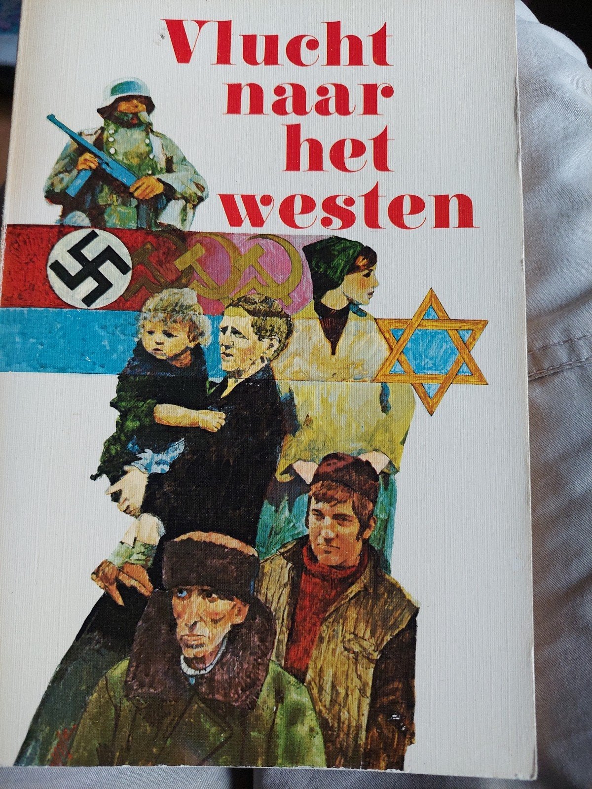 Vlucht naar het Westen - Boek over WOII en Koude Oorlog, Ophalen of Verzenden, Algemeen, Gelezen, Tweede Wereldoorlog