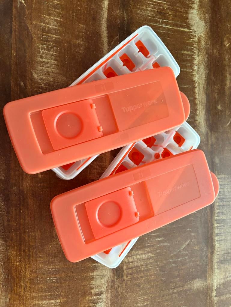 Tupperware IJsblokjes bakken (2 stuks), Huis en Inrichting, Keuken | Tupperware, Gebruikt, Overige typen, Wit, Oranje, Ophalen